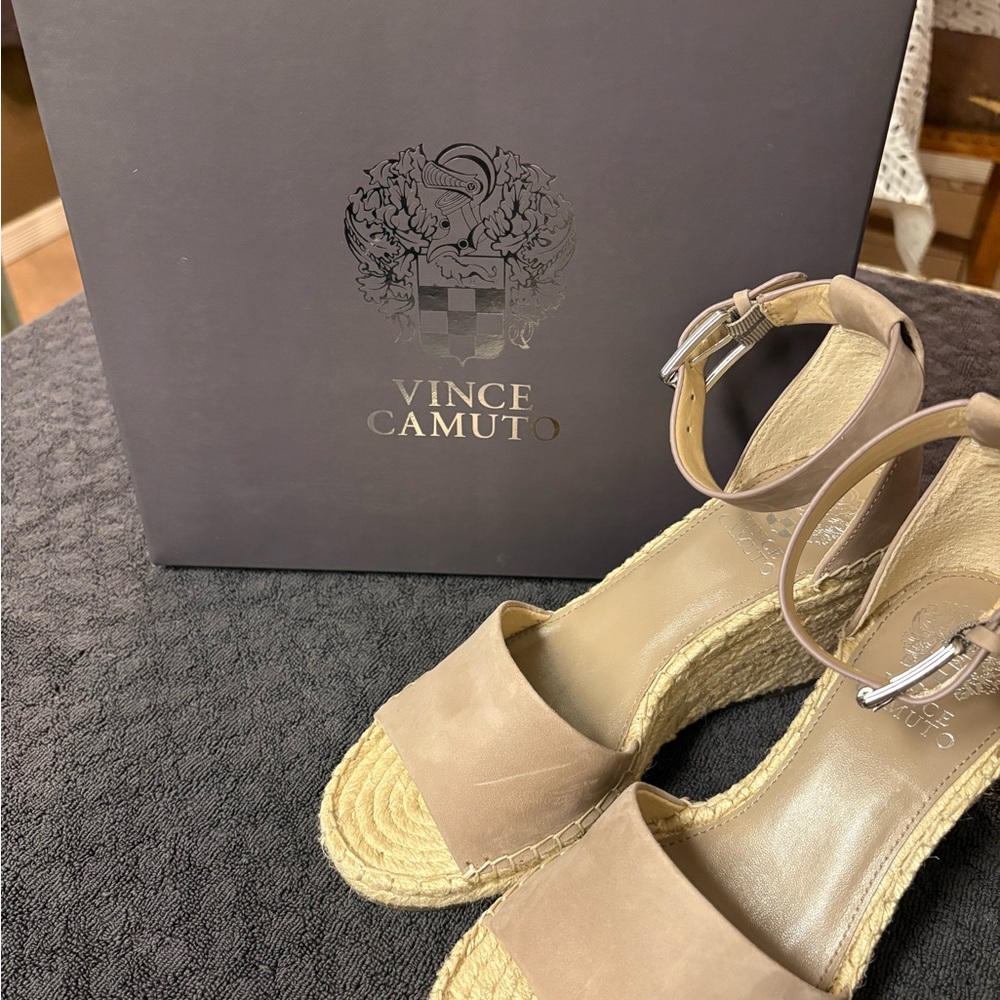 Vince Camuto VC-Leera Ankle Strap Wedges‎ in Dusty Mink Size 7M